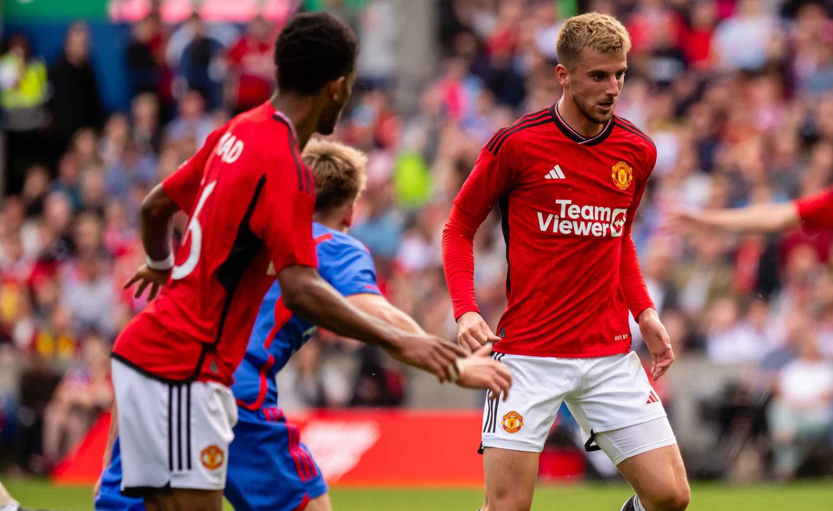 包含曼联战平里昂,贝尔补时绝平法甲的词条 包含曼联战平里昂,贝尔补时绝平法甲的词条