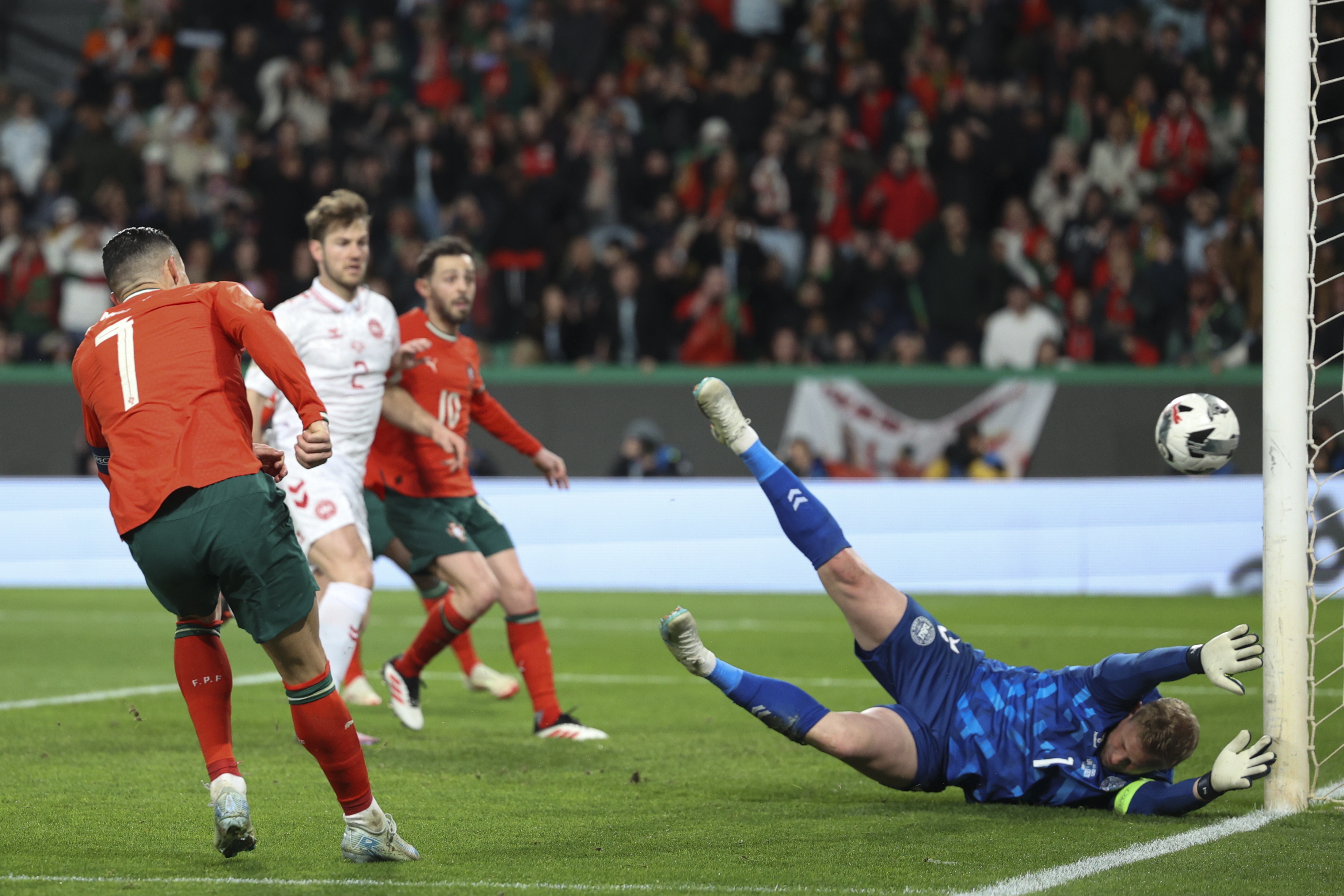 瑞典队挺进欧国联半决赛,意大利队同样晋级 瑞典队挺进欧国联半决赛,意大利队同样晋级