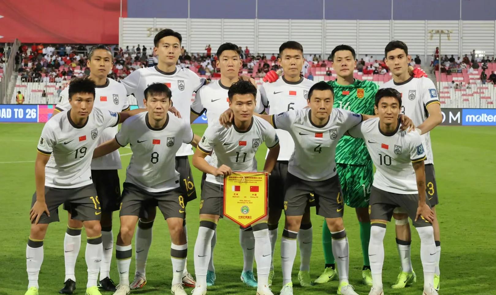 关于激情四射!比赛中球员们奋力拼搏的信息 关于激情四射!比赛中球员们奋力拼搏的信息