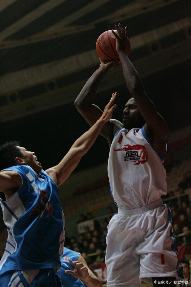 老鹰队客场惨败惜败止步首轮