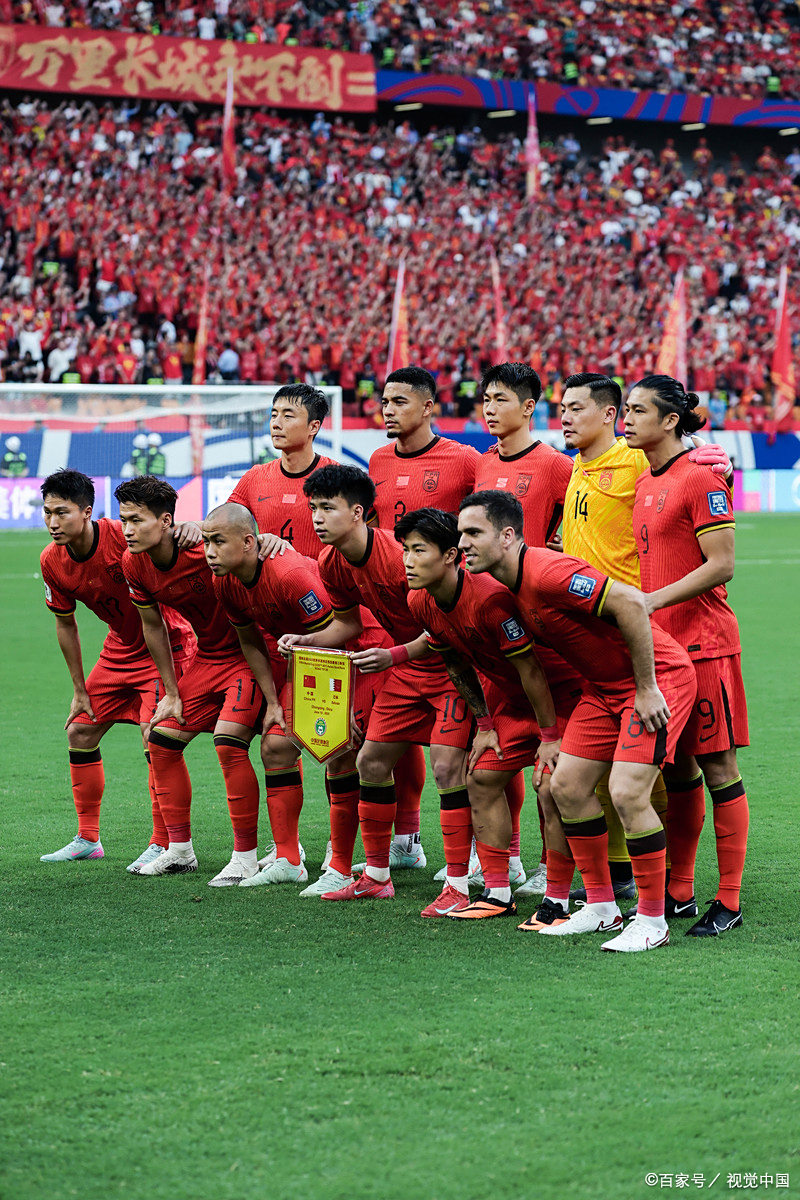 强队在最新一场比赛中大放异彩