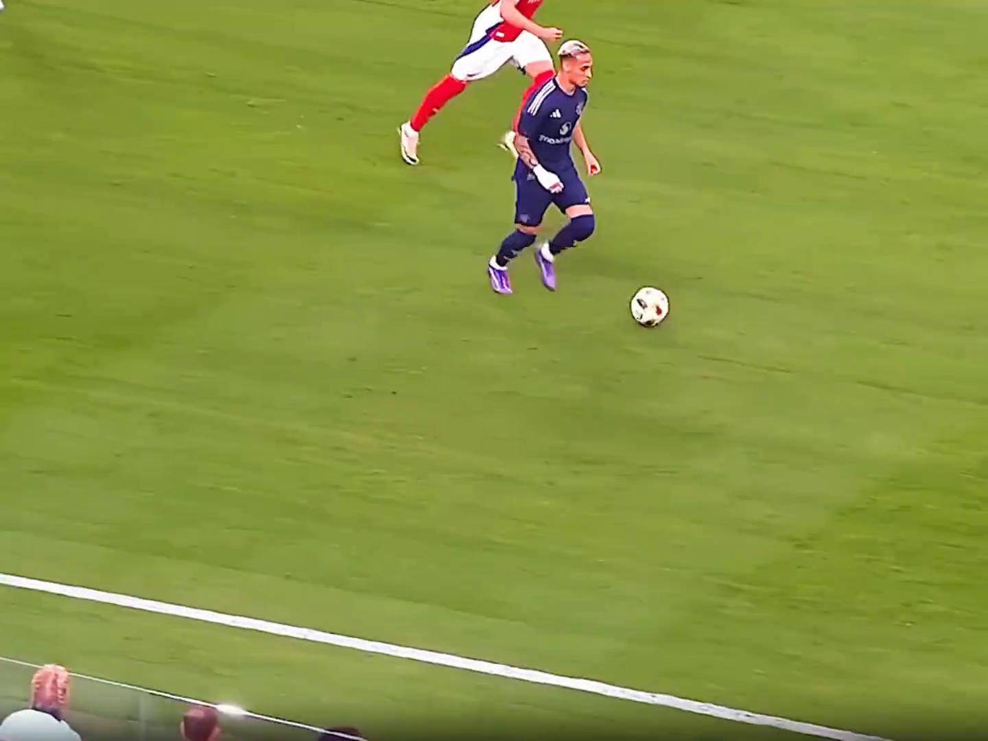 曼联翻盘阿根廷，马丁内利关键制胜