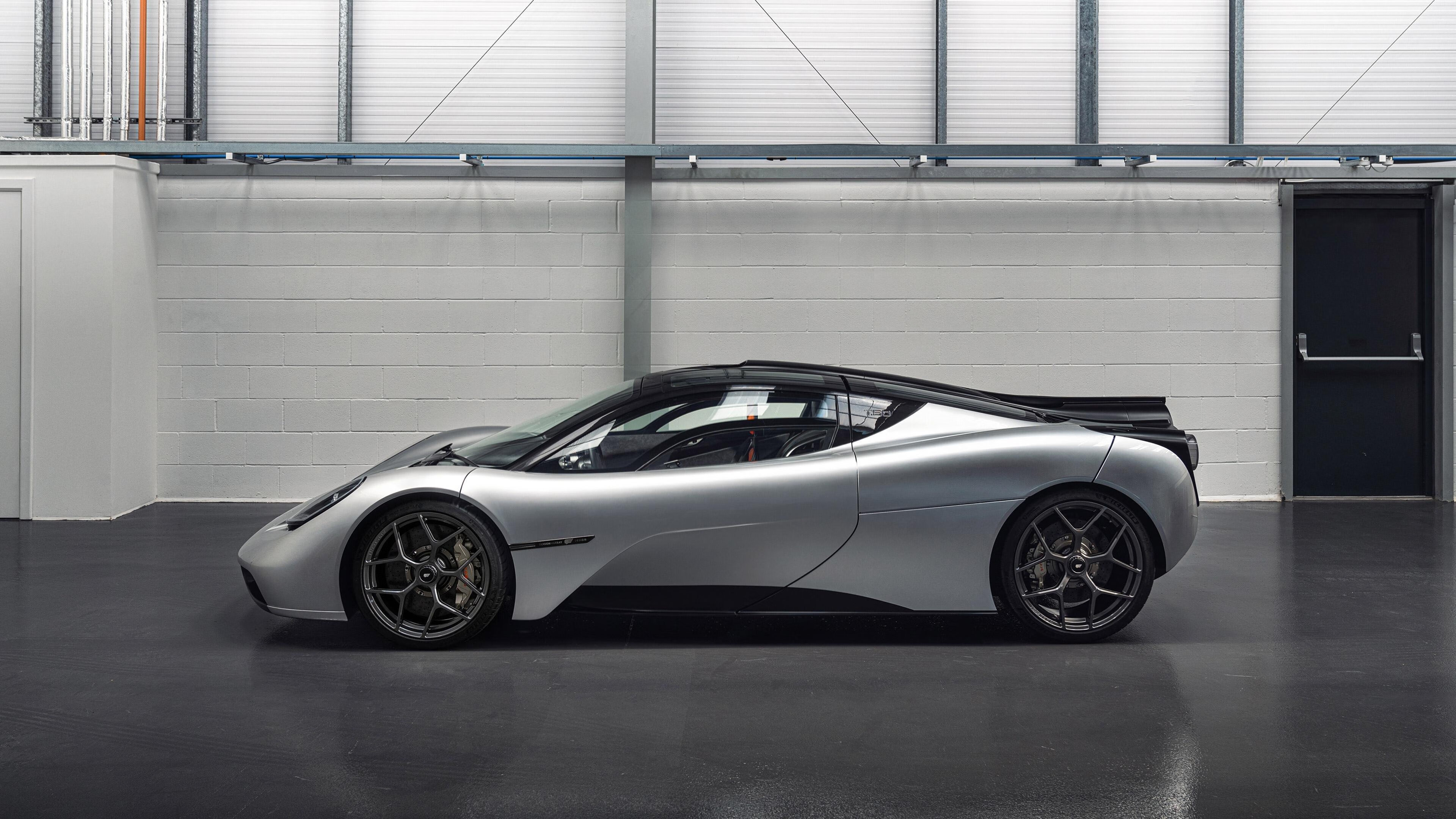 起跑线与终场哨，速度与决心的双重胜利